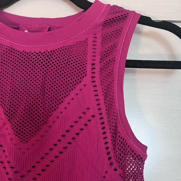 Athleta oxygen magenta workout top - Picture 4 of 6